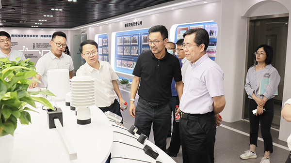 應義斌教授一行參觀免费看片黄數字三農展廳